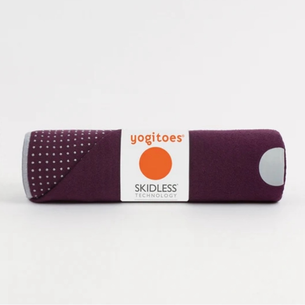 Manduka Yogitoes® Yoga Mat Towel Purple